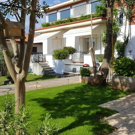 Corte dei merli Suite&Room Rovigno Esterno foto